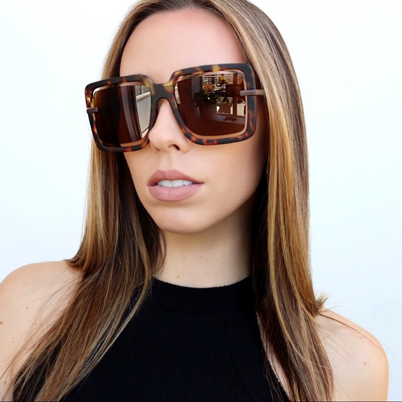 Tort Square Frame Sunglasses - Picture 4 of 5
